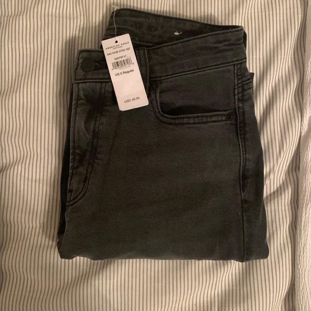 BRAND NEW W/ Tags American Eagle Mom Jeans